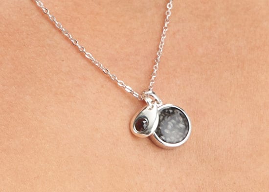Load image into Gallery viewer, EverWith Birthstone Pendant - January / Garnet