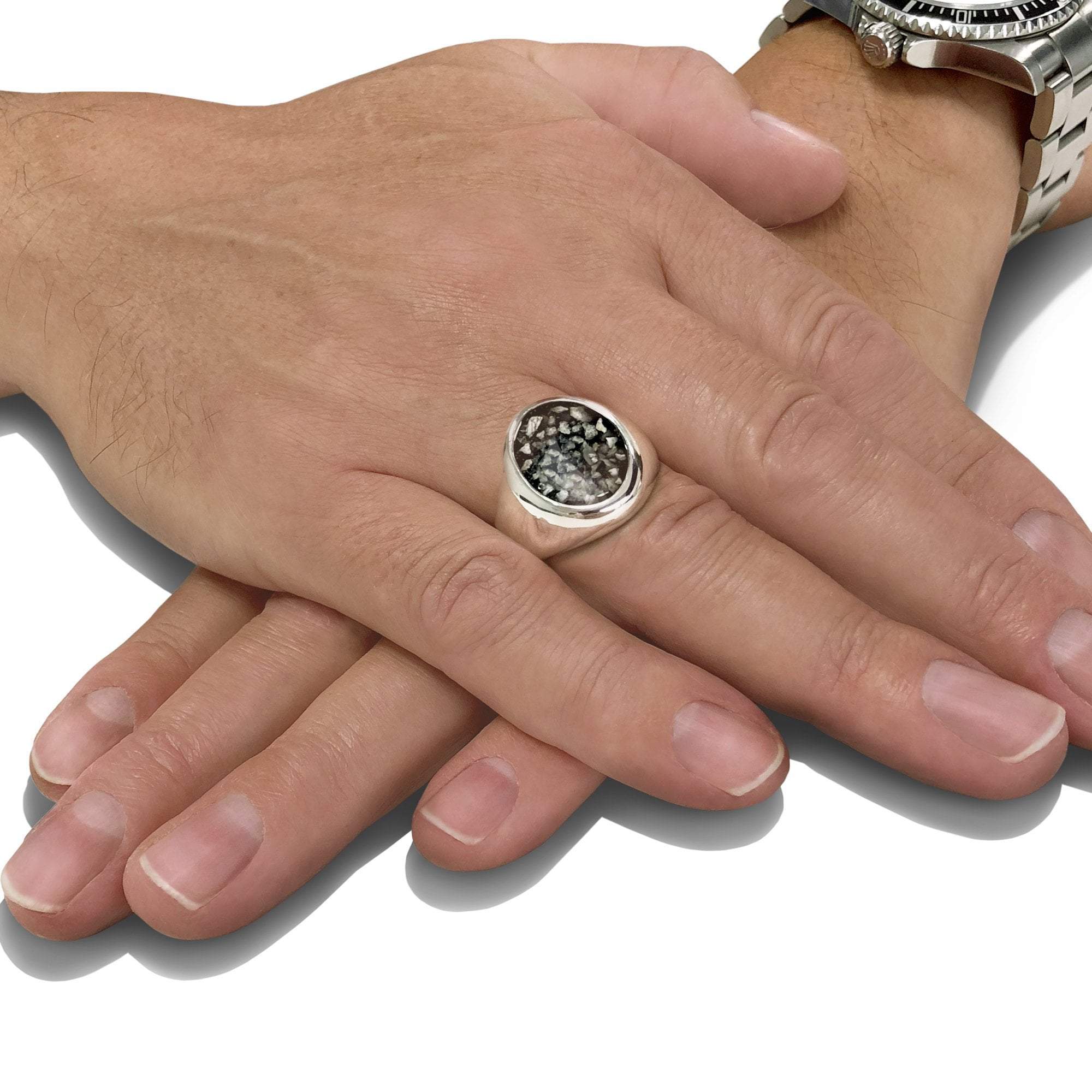 Ashes signet ring deals
