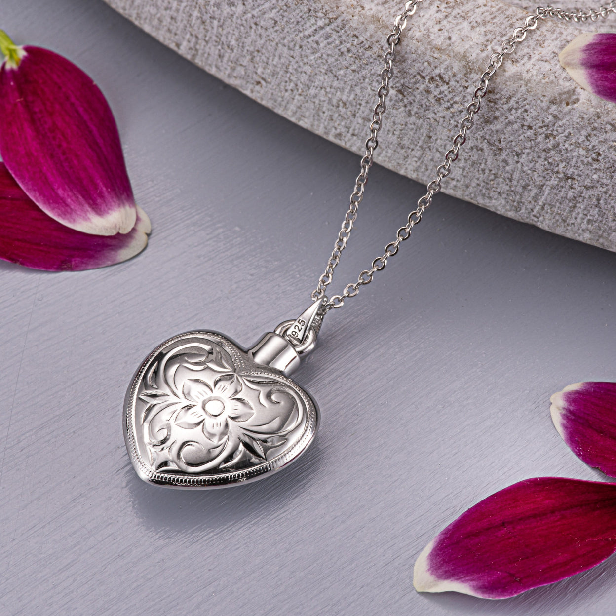 Load image into Gallery viewer, EverWith Self-fill Elegant Heart Memorial Ashes Pendant